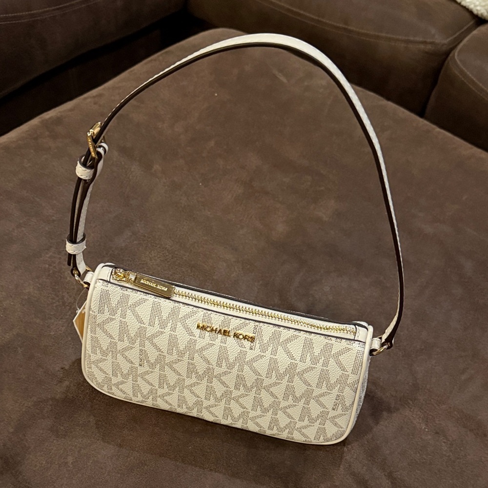 Michael Kors Jet Set Medium Signature Pouchette - Picture 2 of 7